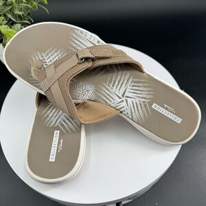 𝘾𝙡𝙖𝙧𝙠𝙨 Brown Sandals Flip Flops Size 10